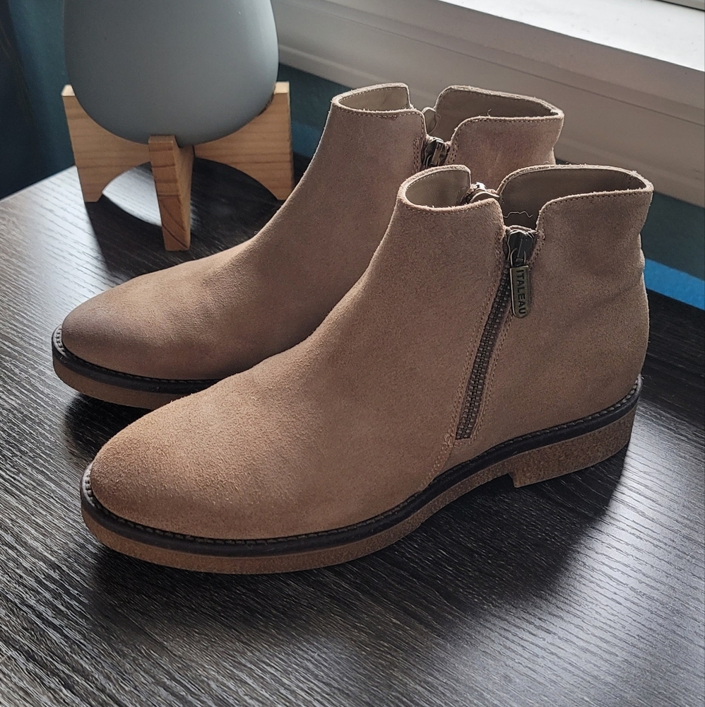 Italeau Foliana Suede Booties